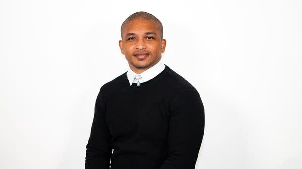 Meet Vernon Neal, the host of 'Rhapsody in Black'