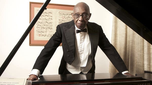 Poster George Walker