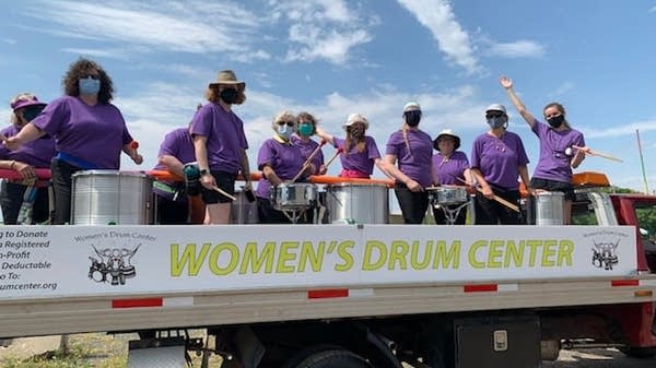 Poster Women's Drum Center